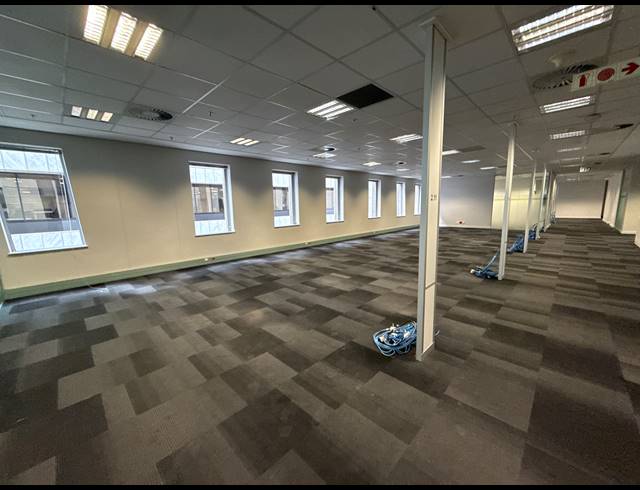 3,718M² OFFICE TO LET IN SANDTON CENTRAL